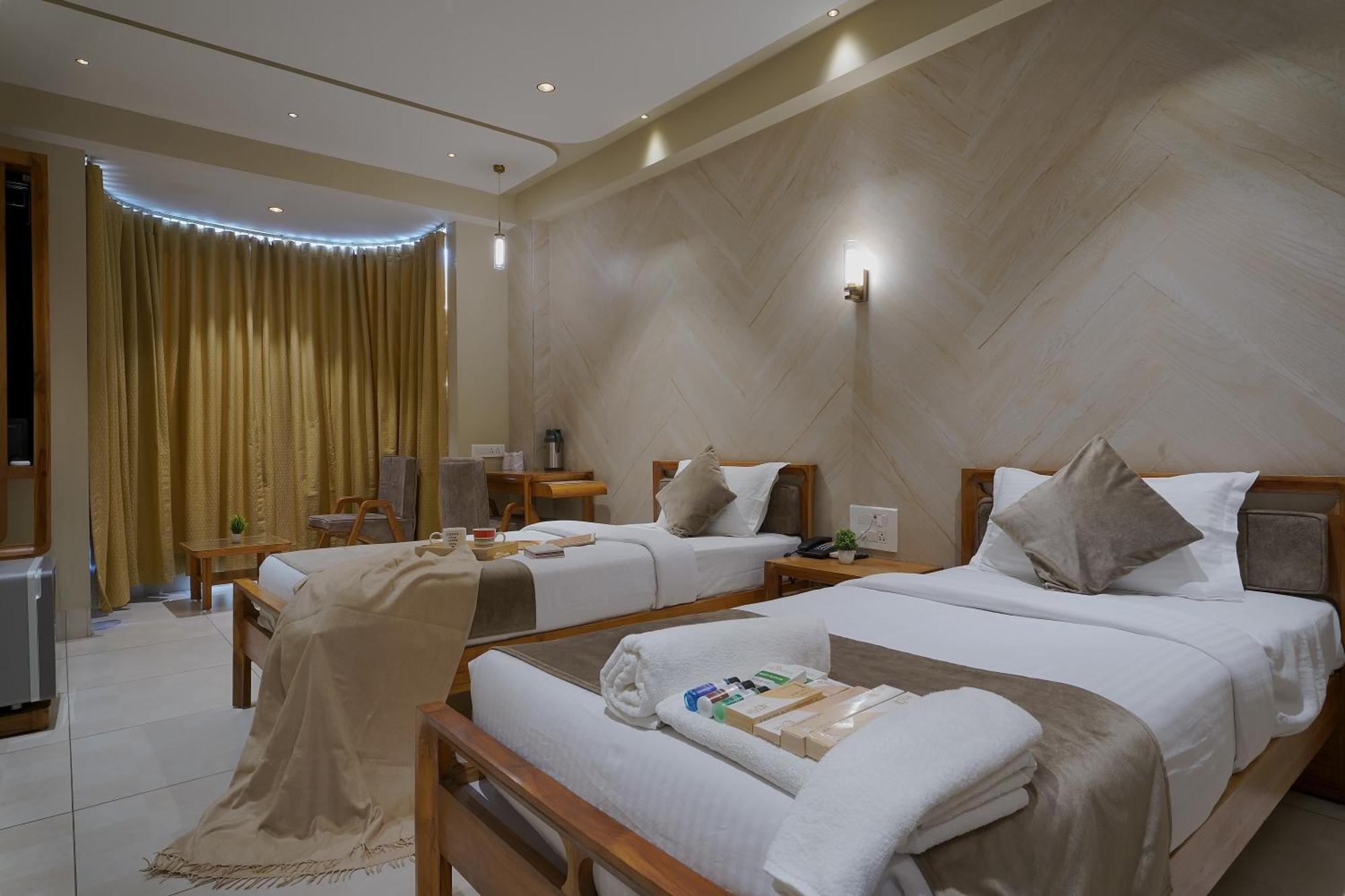 Artilla Inn Ahmedabad Exteriör bild