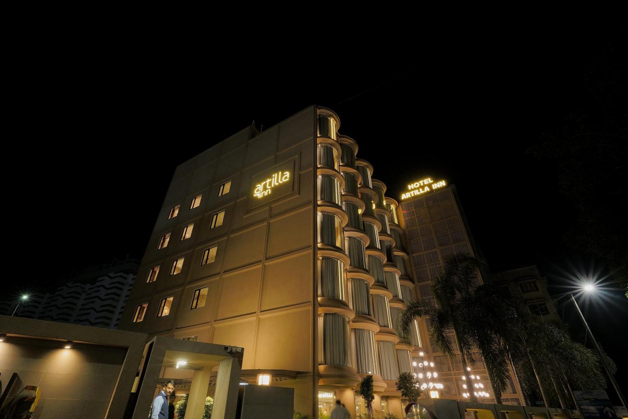 Artilla Inn Ahmedabad Exteriör bild