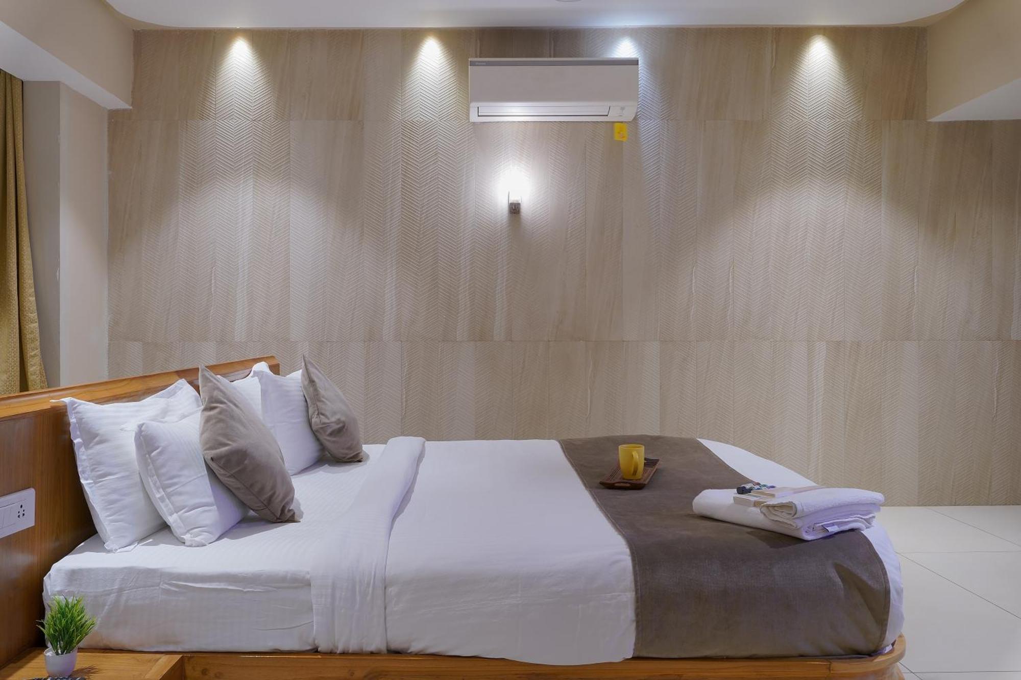 Artilla Inn Ahmedabad Exteriör bild