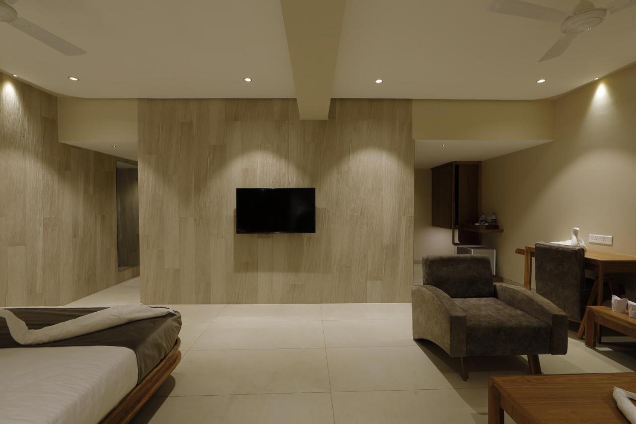 Artilla Inn Ahmedabad Exteriör bild