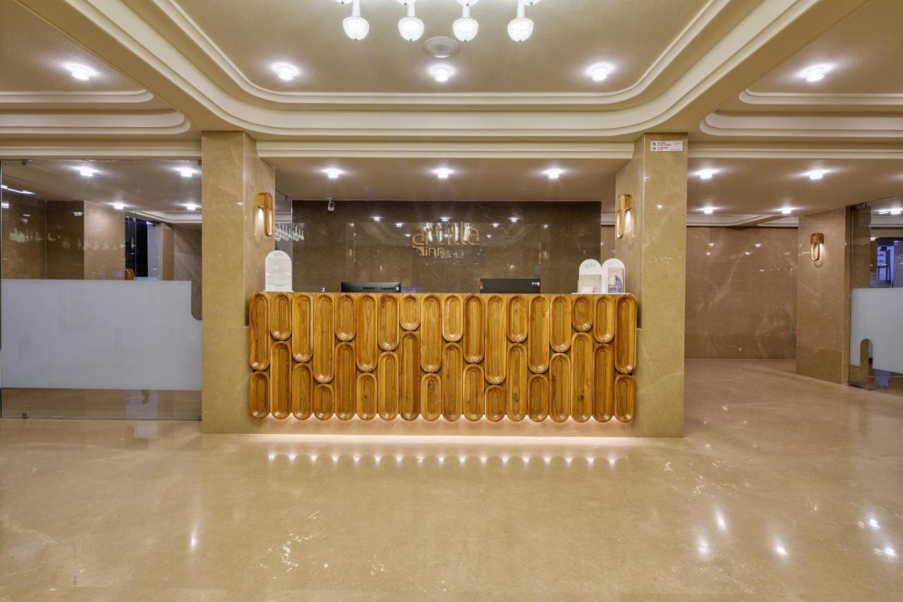 Artilla Inn Ahmedabad Exteriör bild