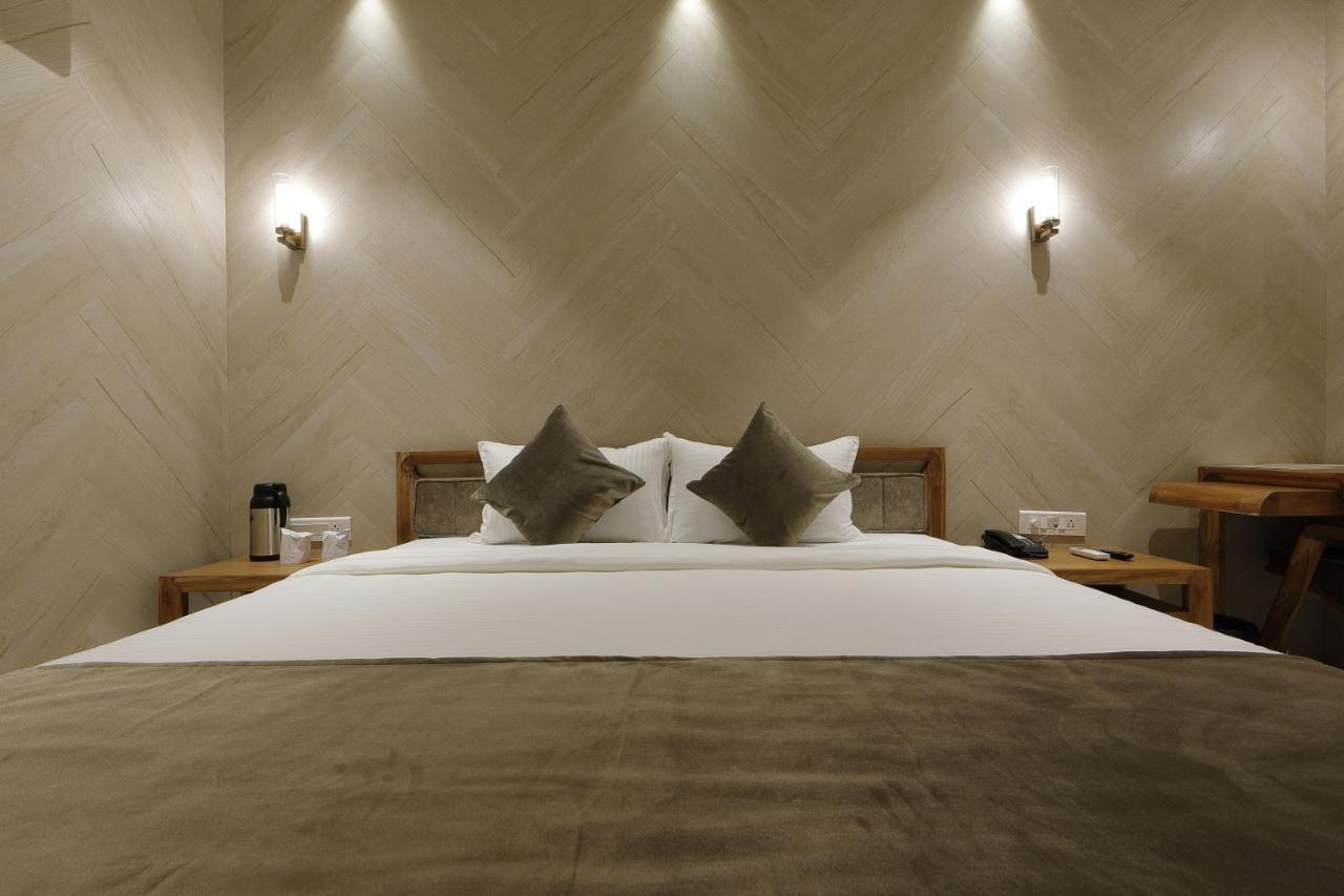 Artilla Inn Ahmedabad Exteriör bild