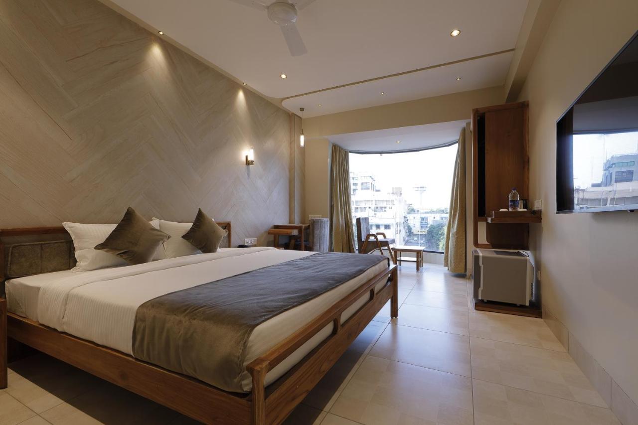 Artilla Inn Ahmedabad Exteriör bild