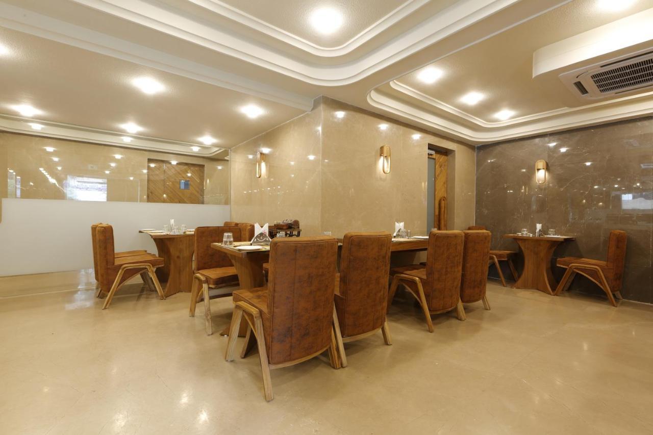 Artilla Inn Ahmedabad Exteriör bild