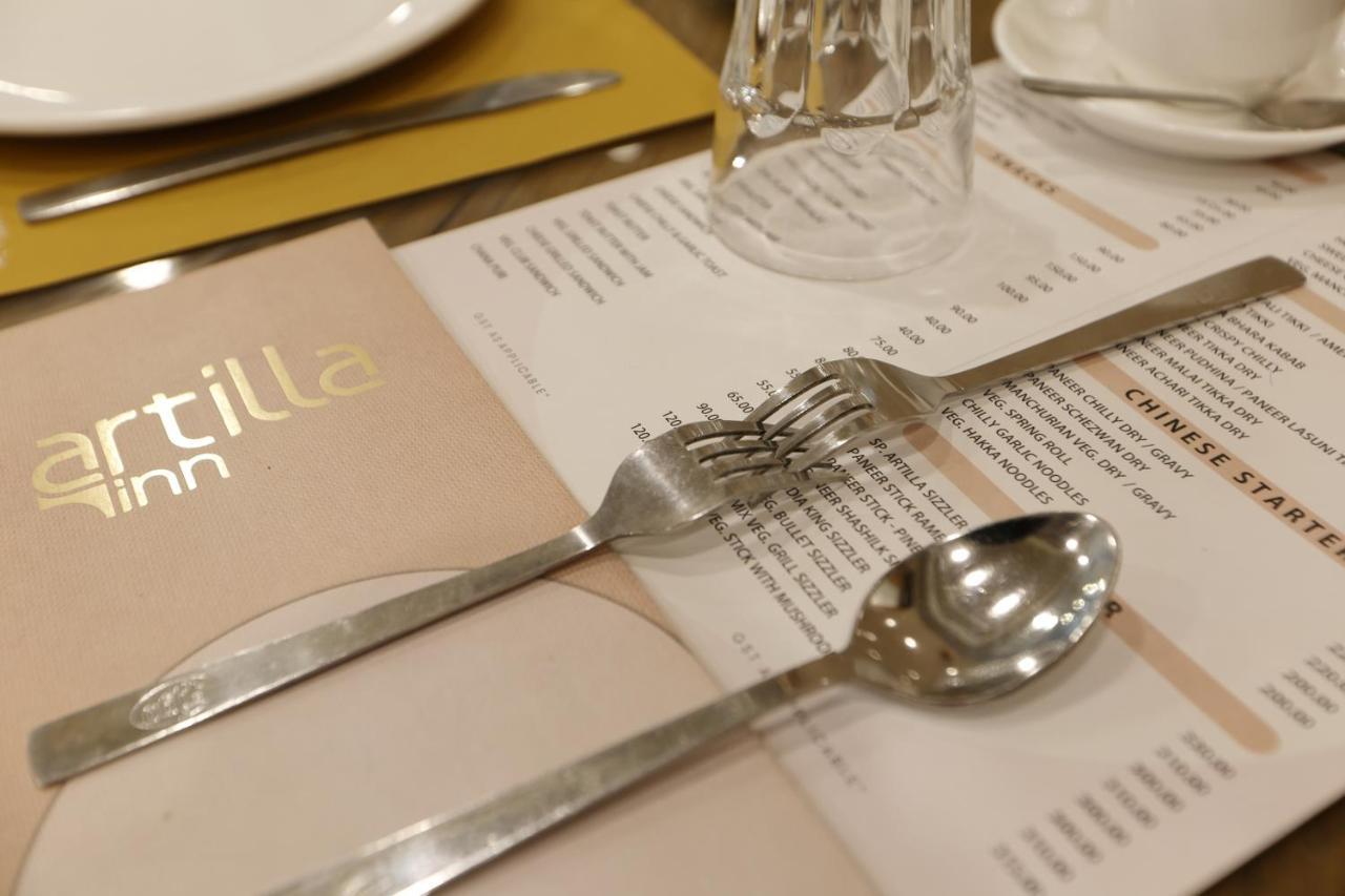 Artilla Inn Ahmedabad Exteriör bild